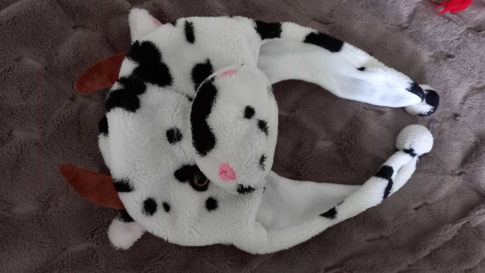 р. 48-52  шапка Мілка з вушками корова Бурьонка бичок на 4 - 7 років