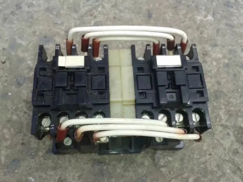 Контактор реверсивный электромагнитный ПМЛ-1510
