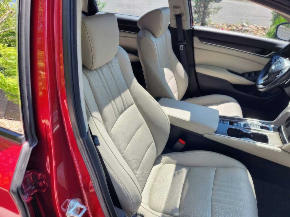 Honda Accord Hybrid Touring      2021