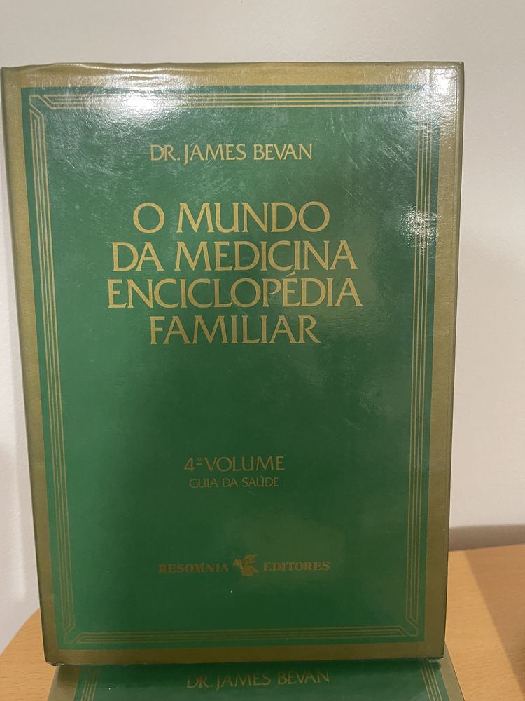 Livro “O Mundo da Medicina Enciclopédia Familiar” 4 volume