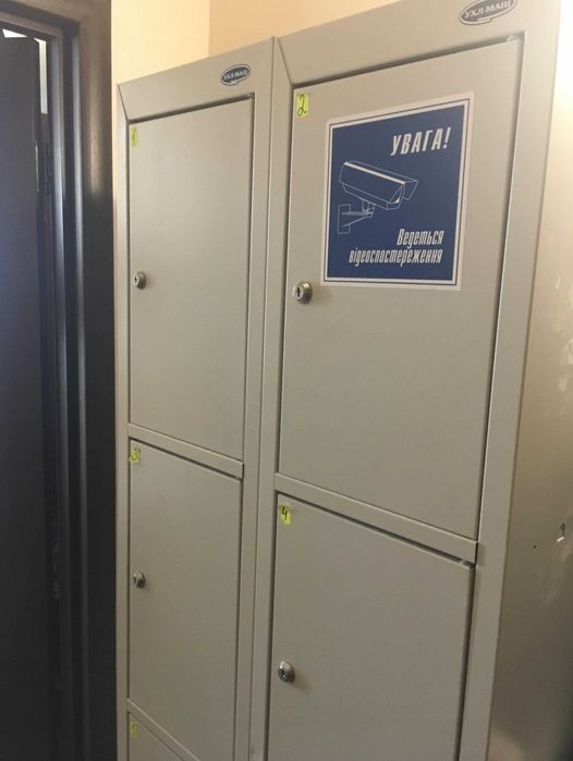 Хостел для переселенців біля метро Контрактова. Зручно!