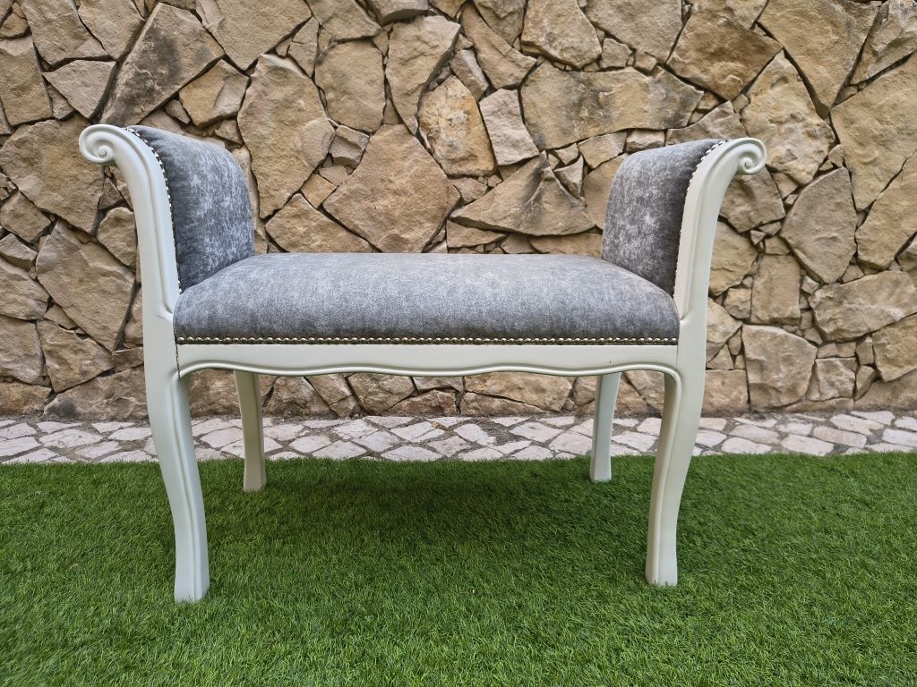 Banco "recamier" em madeira estofado