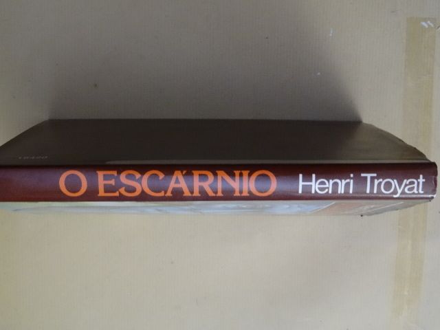 O Escárnio de Henri Troyat
