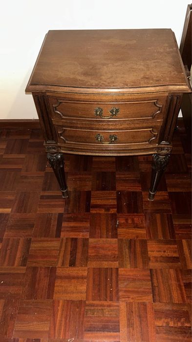 Conjunto cama + mesinhas de cabeceira