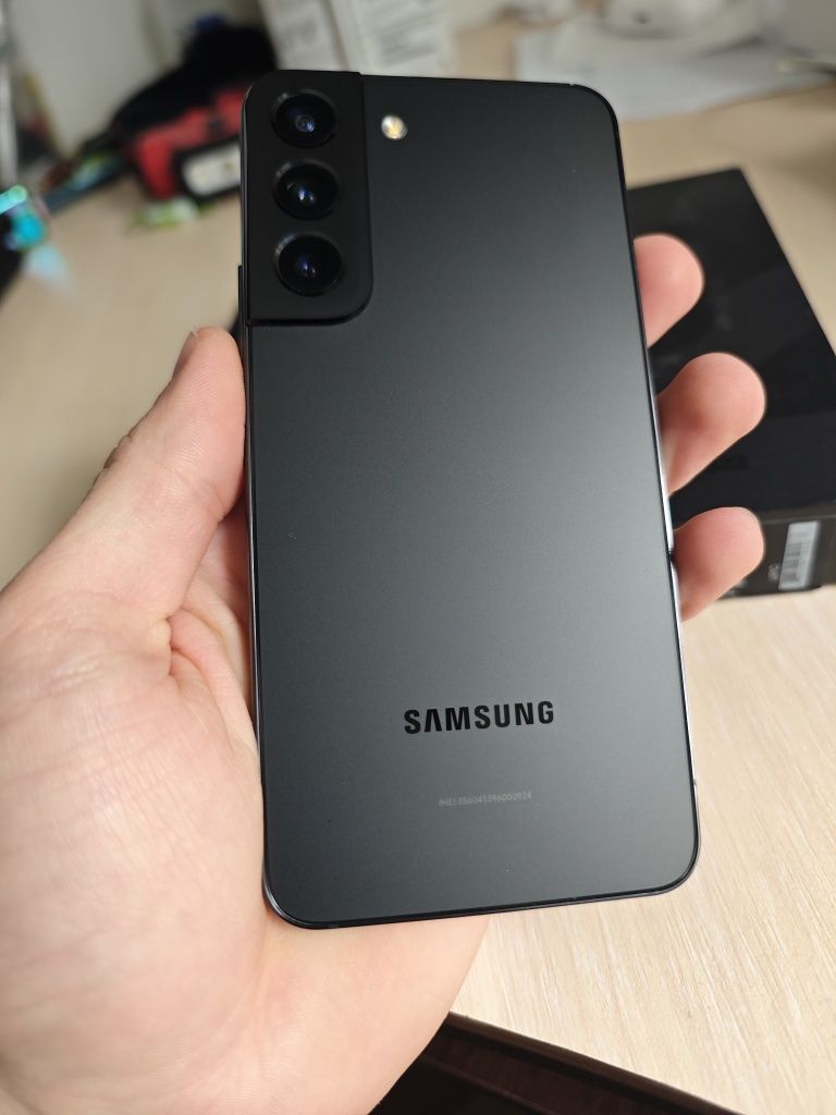 Телефон Samsung s22 Snapdragon чудовий стан