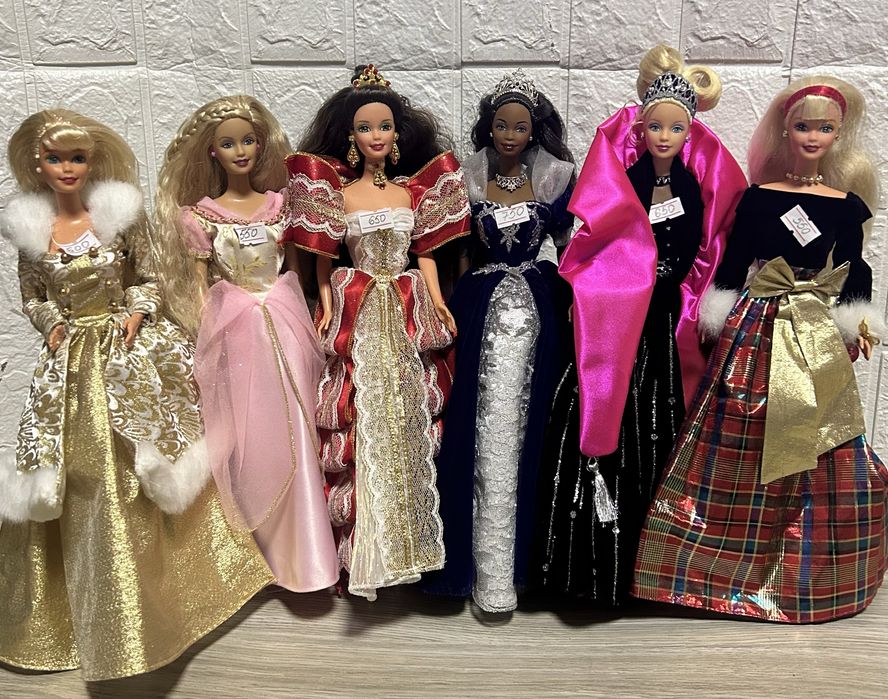 Кукла Barbie в платьях