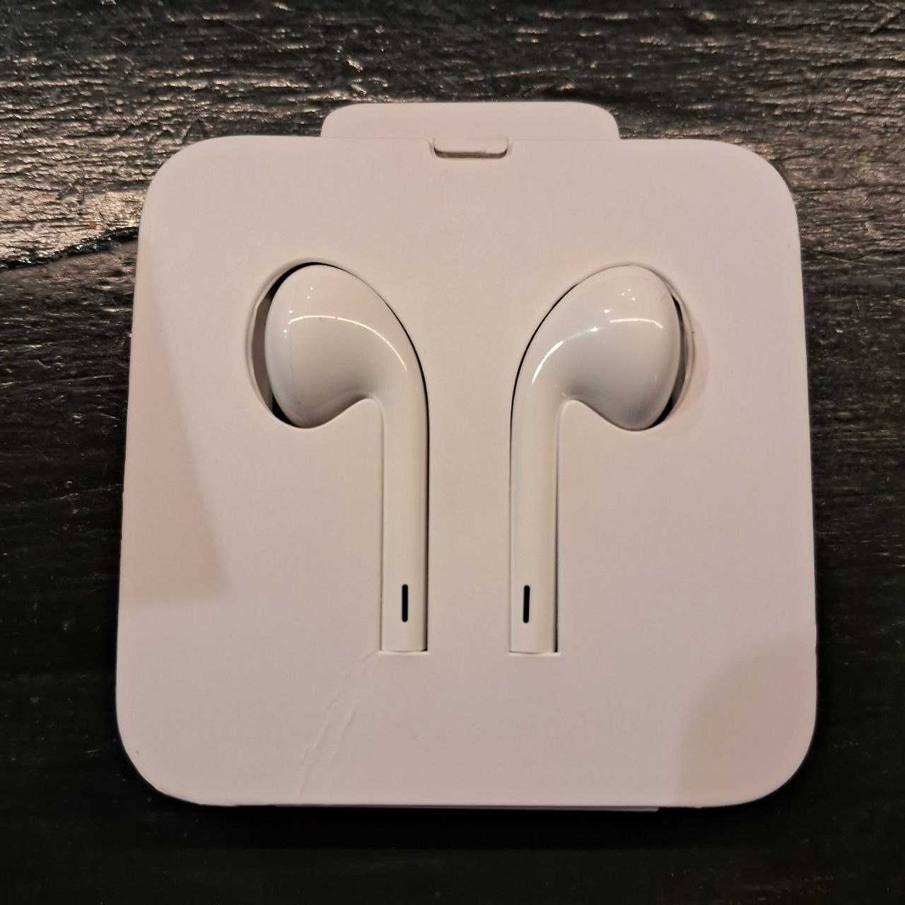 Наушники Apple Earpods Lightning connector