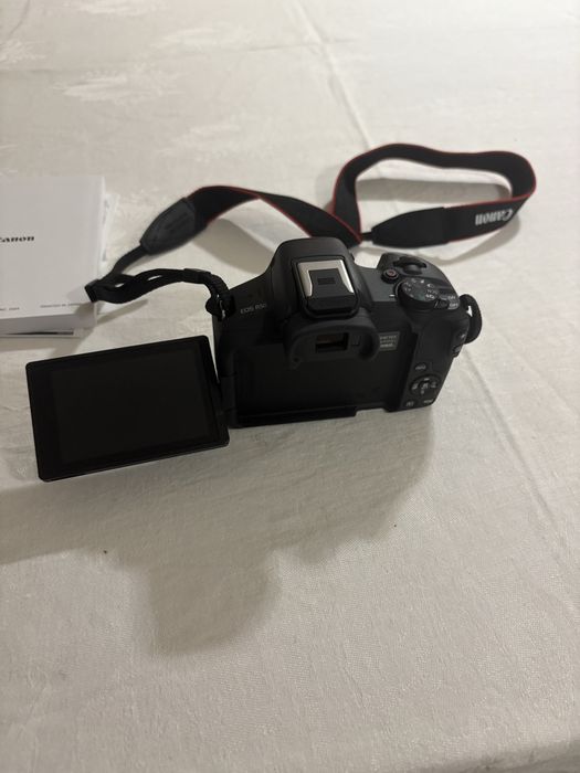 Canon EOS R50 + objetiva RF-S 18-45 mm — como nova (usada 2x)