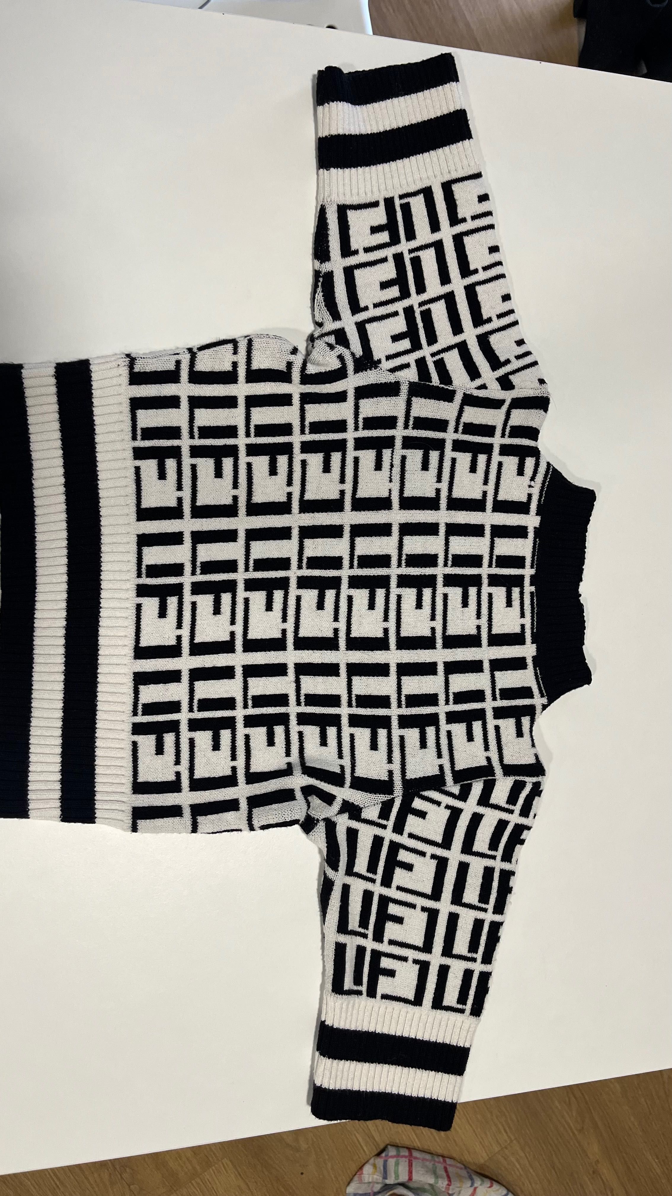 Conjunto crop top e saia