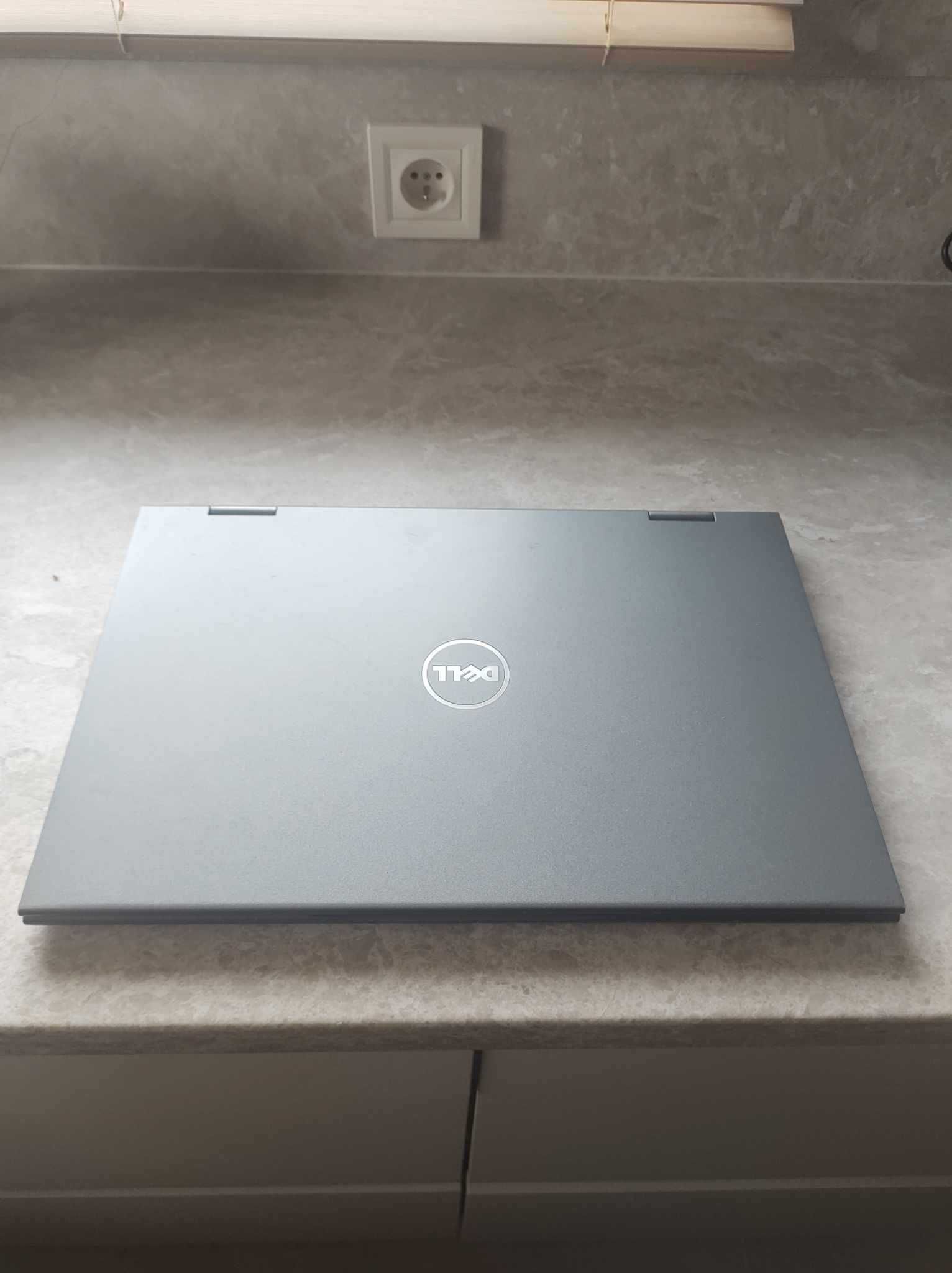 Laptop DELL - podś. klawiatura + funkcja TABLETU - 256gb SSD - CORE I5