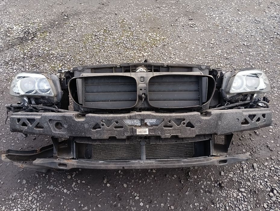 IDEALNY PAS przedni BMW F10 F11 520D lampy Xenon belka chłodnice przod
