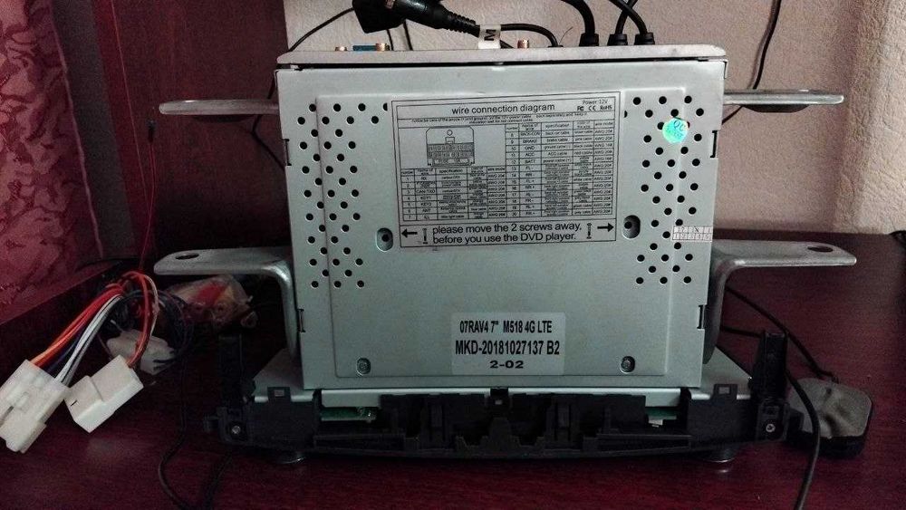 Продаю б/у магнітолу TOYOTA RAV4 III покоління у гарному стані