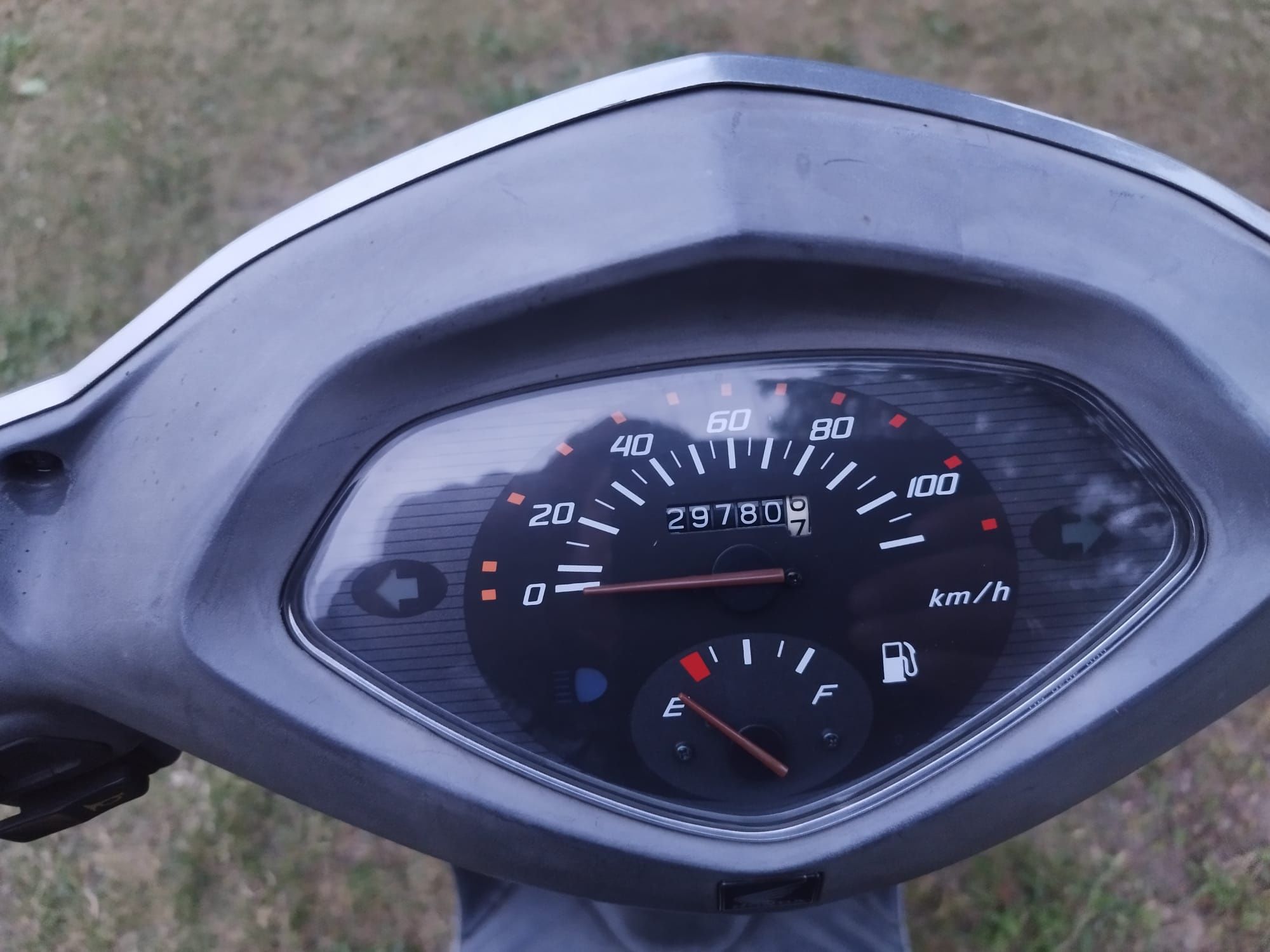 Sprzedam skuter Honda Lead poj.100 rocznik 2005  Honda SCV