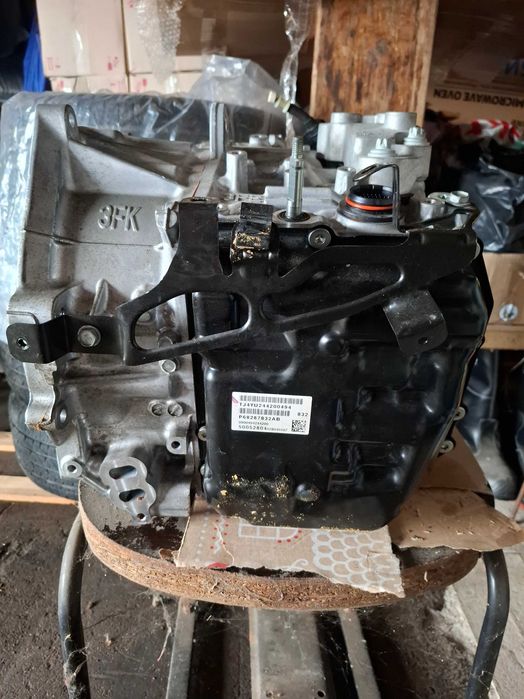 Мотор двигатель, коробка, стартер  JEEP 2.4