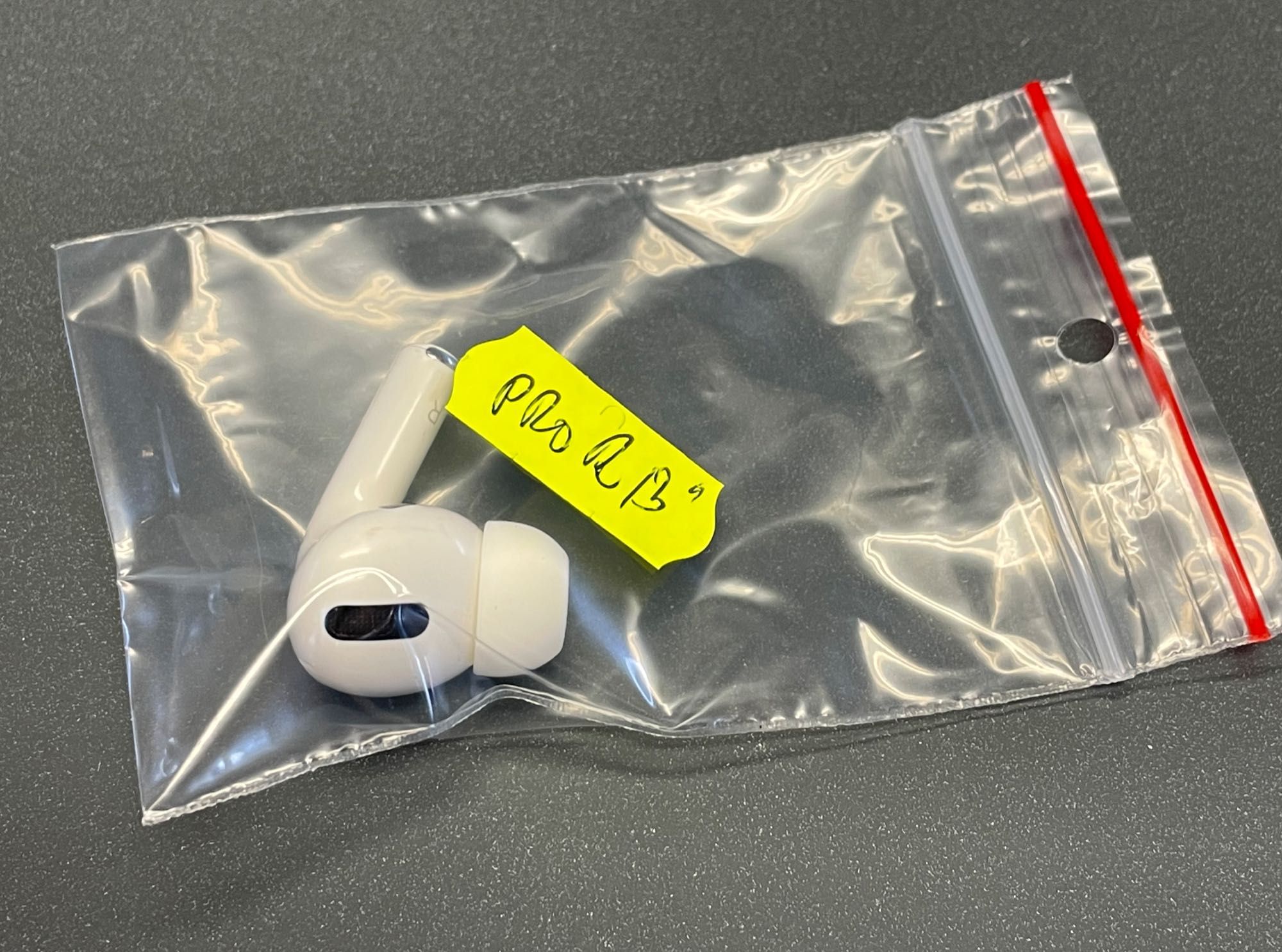 oryginalna lewa słuchawka AirPods pro 1 gen , A2084 /3