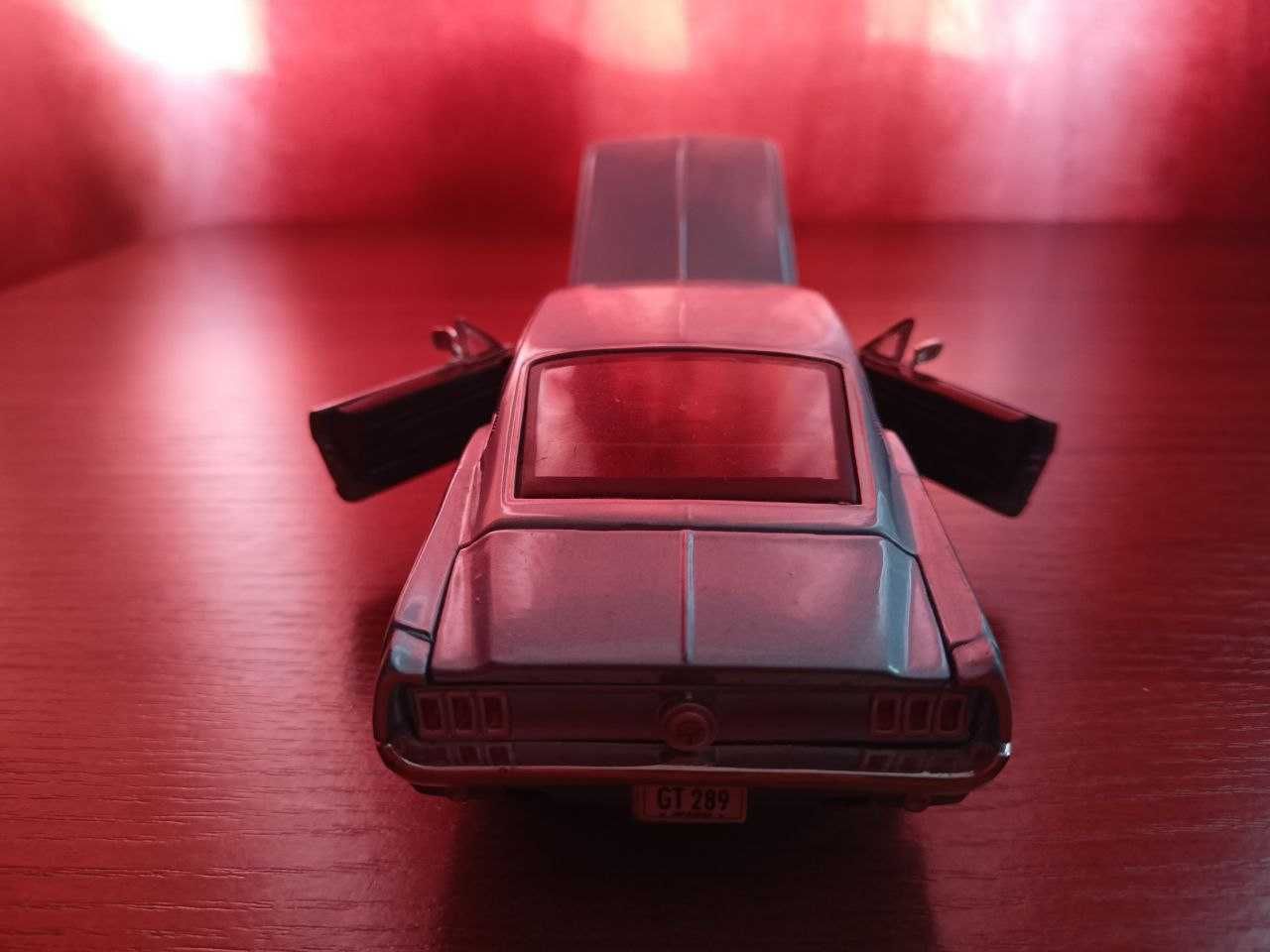 машинка Maisto Ford mustang GT 1967 1/24