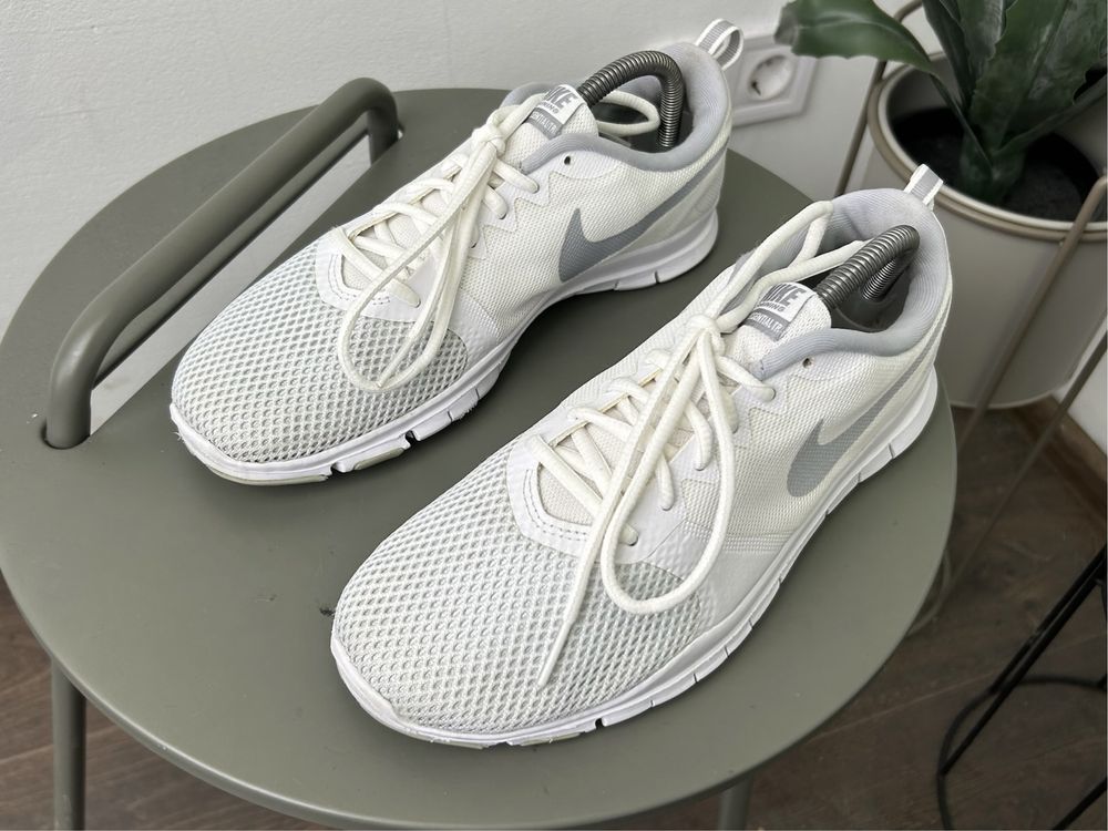 Оригінал! Кросівки Nike Flex Essentials 40 розмір 01725