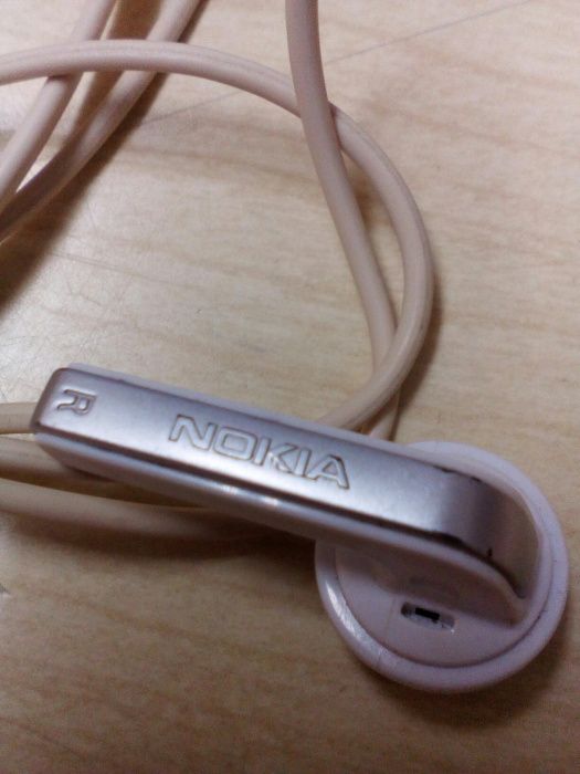Auriculares Nokia.