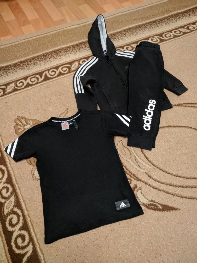 Продам оригинальный спортивный костюм adidas