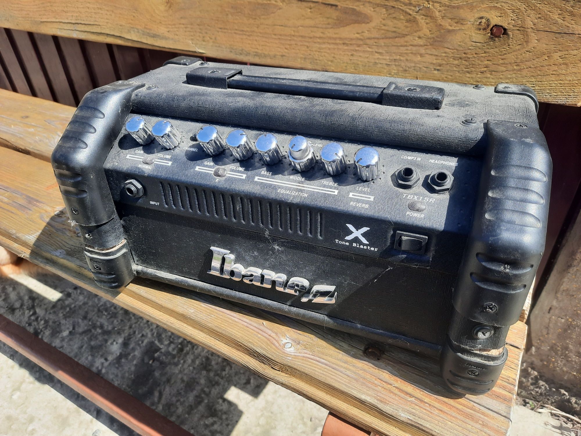 Ibanez TBX15R підсилювач