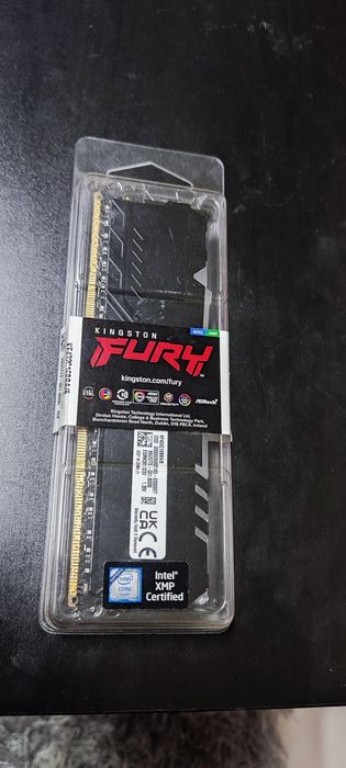 Kingston FURY Beast 8GB DDR4 RGB 3200MHz

Tipo: DDR4
Frequência: 3200