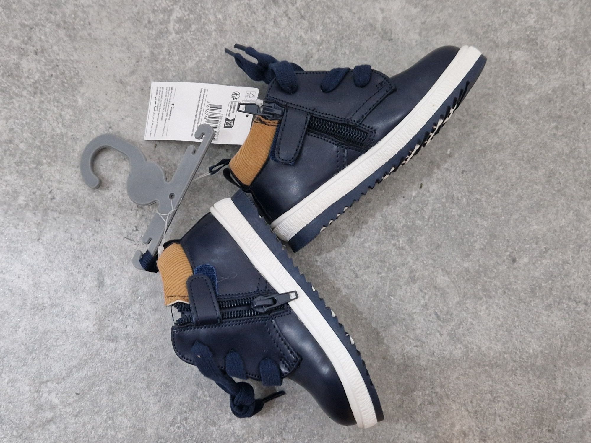 Nowe buty jesienne zimowe dla chlopca roz. 23