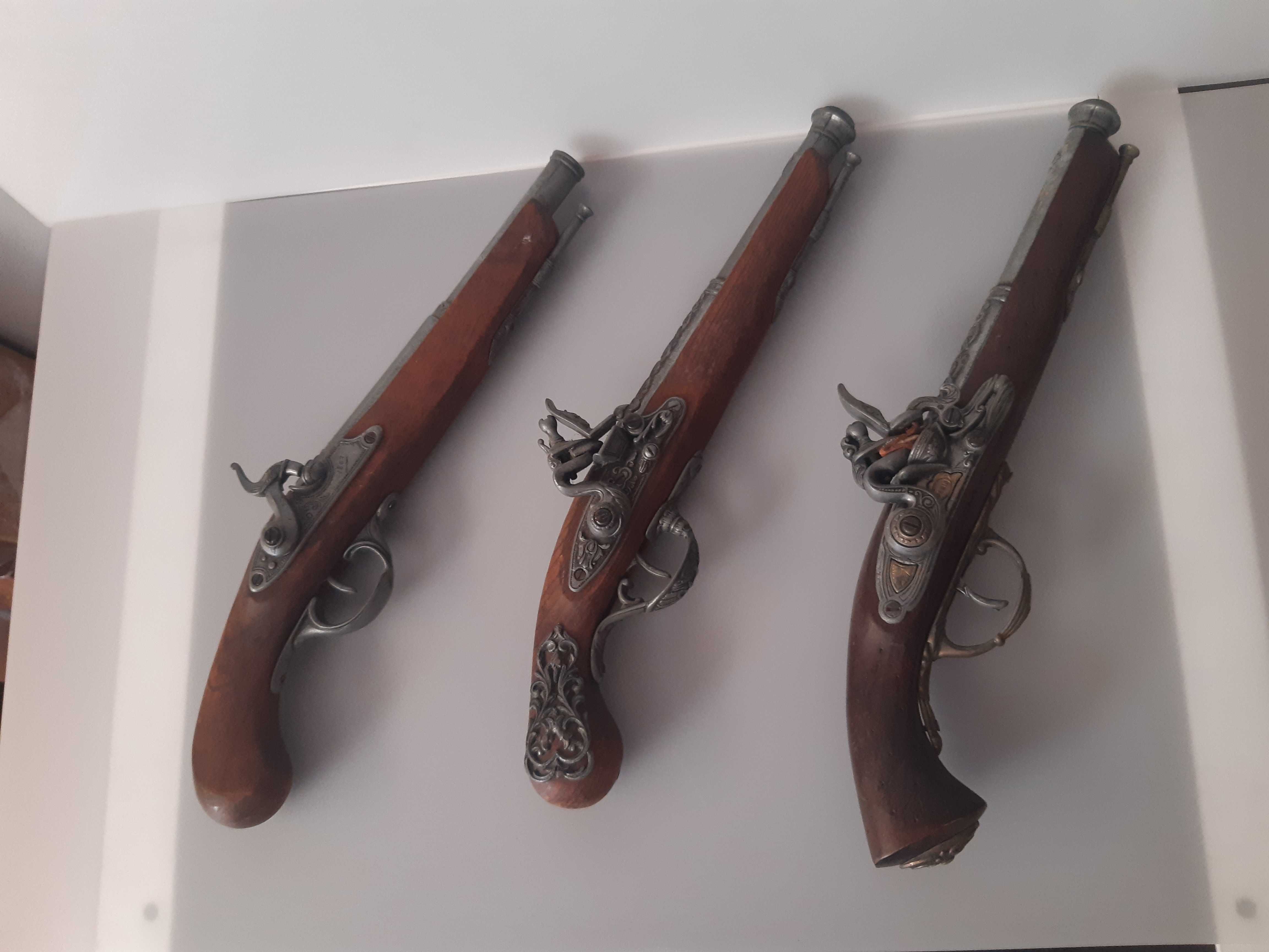 Réplicas de armas antigas (não funcionam)