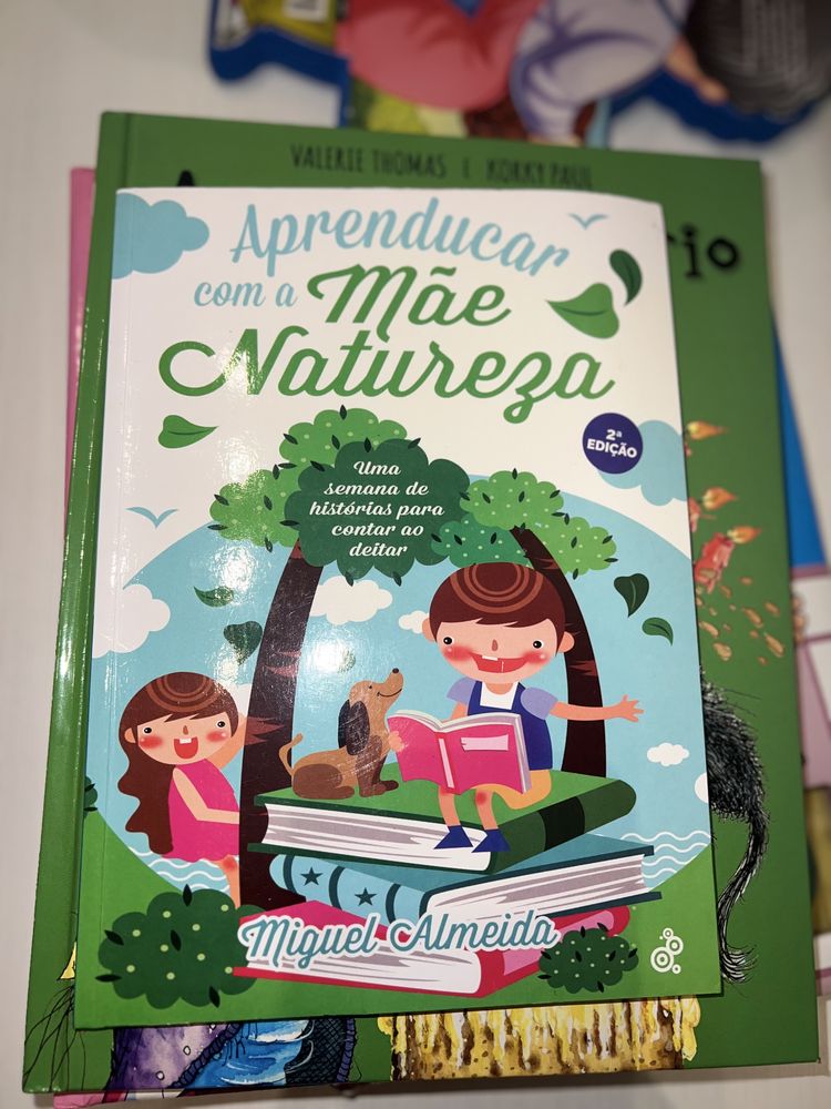 Livro duplo “ A mãe natureza “ e “ Uma semana de histórias ao deitar”