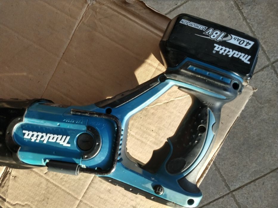 Аккумуляторная ножовка Makita DJR 181 RFE