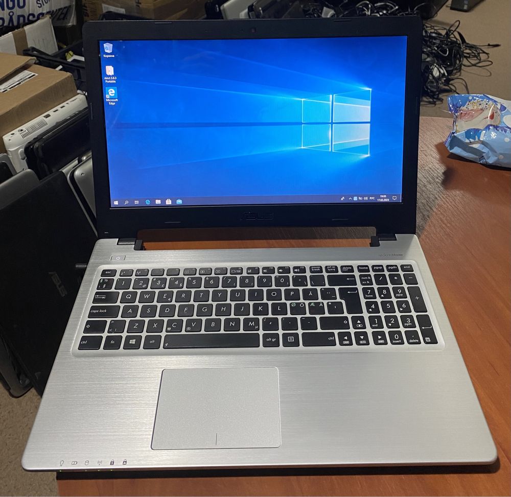 Asus R505C 15.6"/i3-3/635m/4GB RAM/500GB HDD! m2315