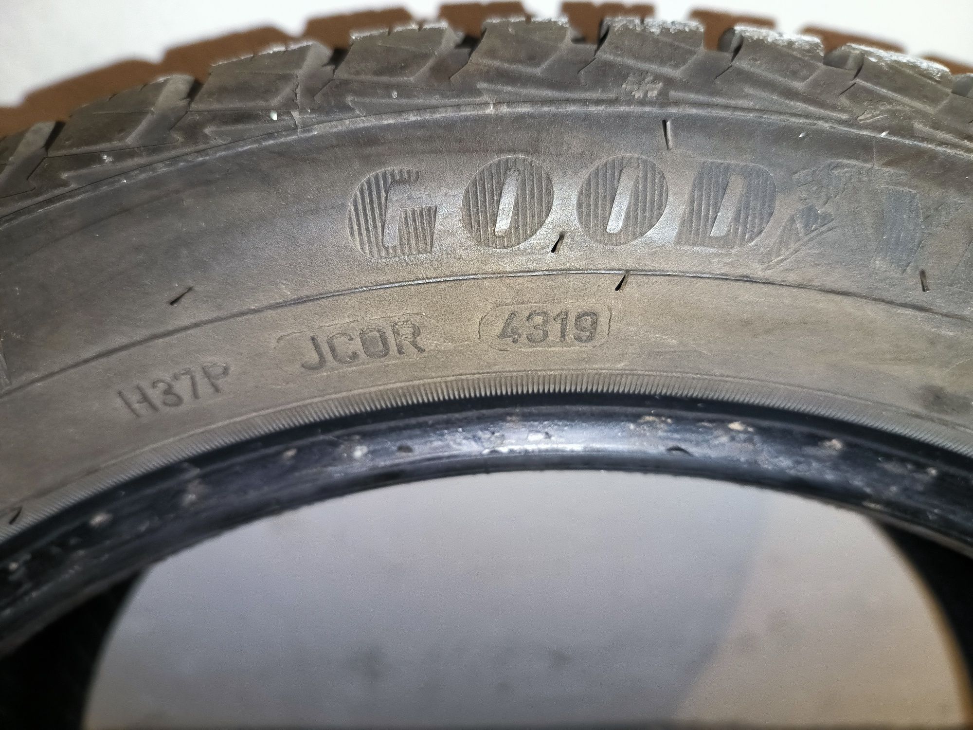 Opony wielosezonowe Goodyear Vector 4 season gen-2. 205/50/R17  93W