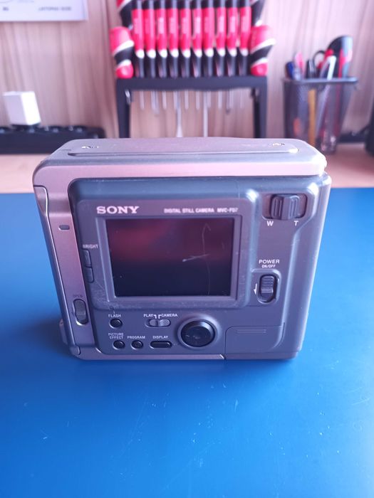 Aparat cyfrowy Sony Mavica MVC-FD7 + bateria + dyskietka + ładowarka