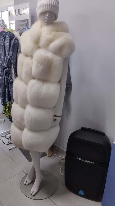 Нова шуба з песця + шкіряні рукави
Felix Rodionov (колекційна річ)