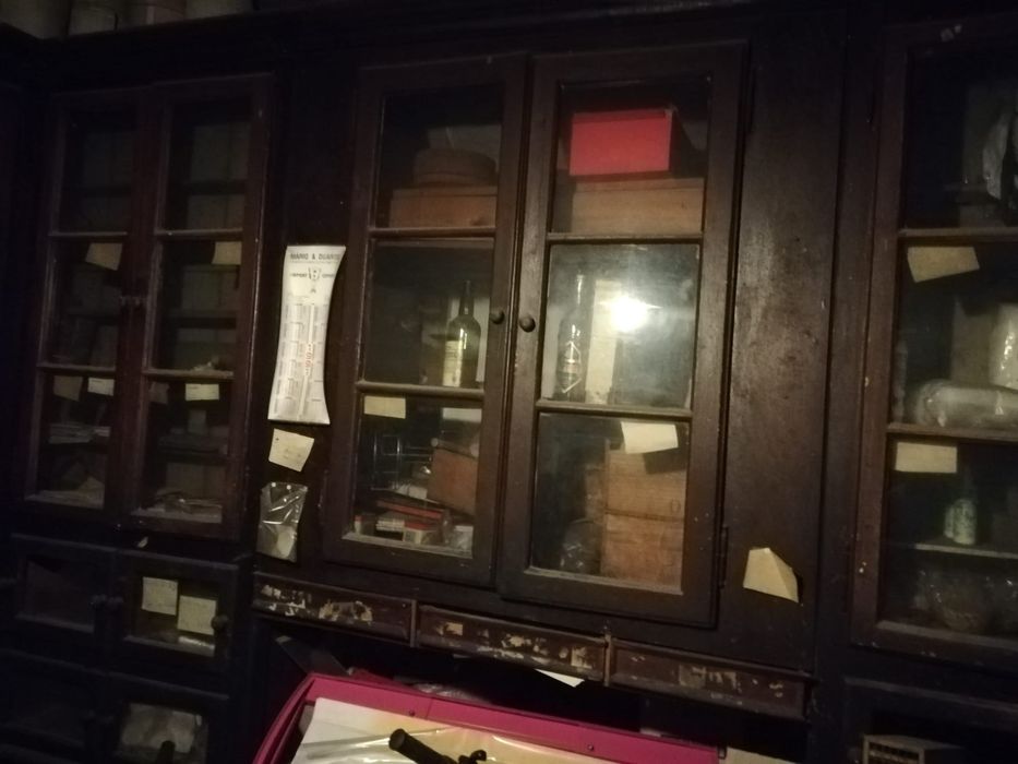 Móveis antigos de mercearia princípio séc xx