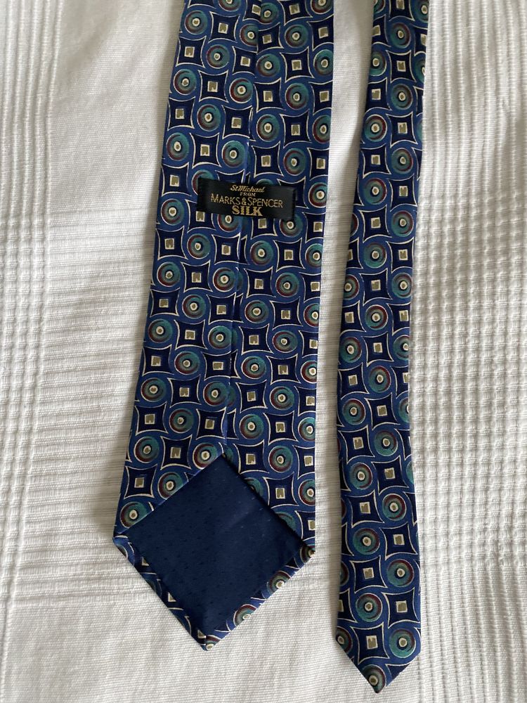 Granatowy jedwabny krawat we wzorek retro vintage Marks & Spencer