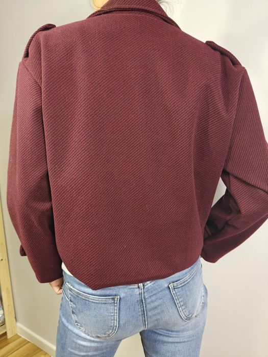 Kurtka, krótki płaszczyk zapinany na guziki