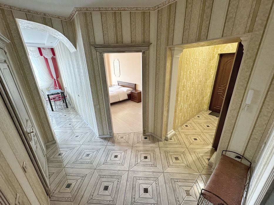 ‼️Вільно‼️ Двокімнатна квартира - вул. Степана Бандери 35