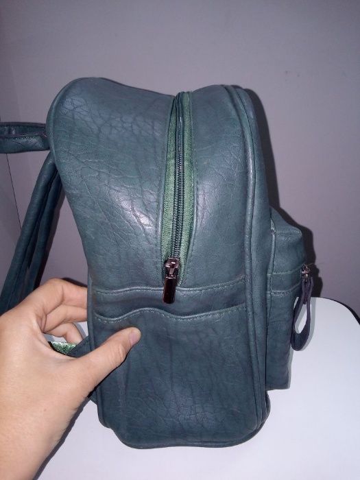 Рюкзак зеленый б.у.