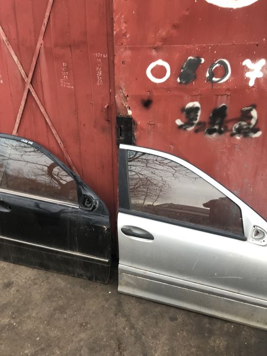 Права дверка Мерседес 203 Цешка