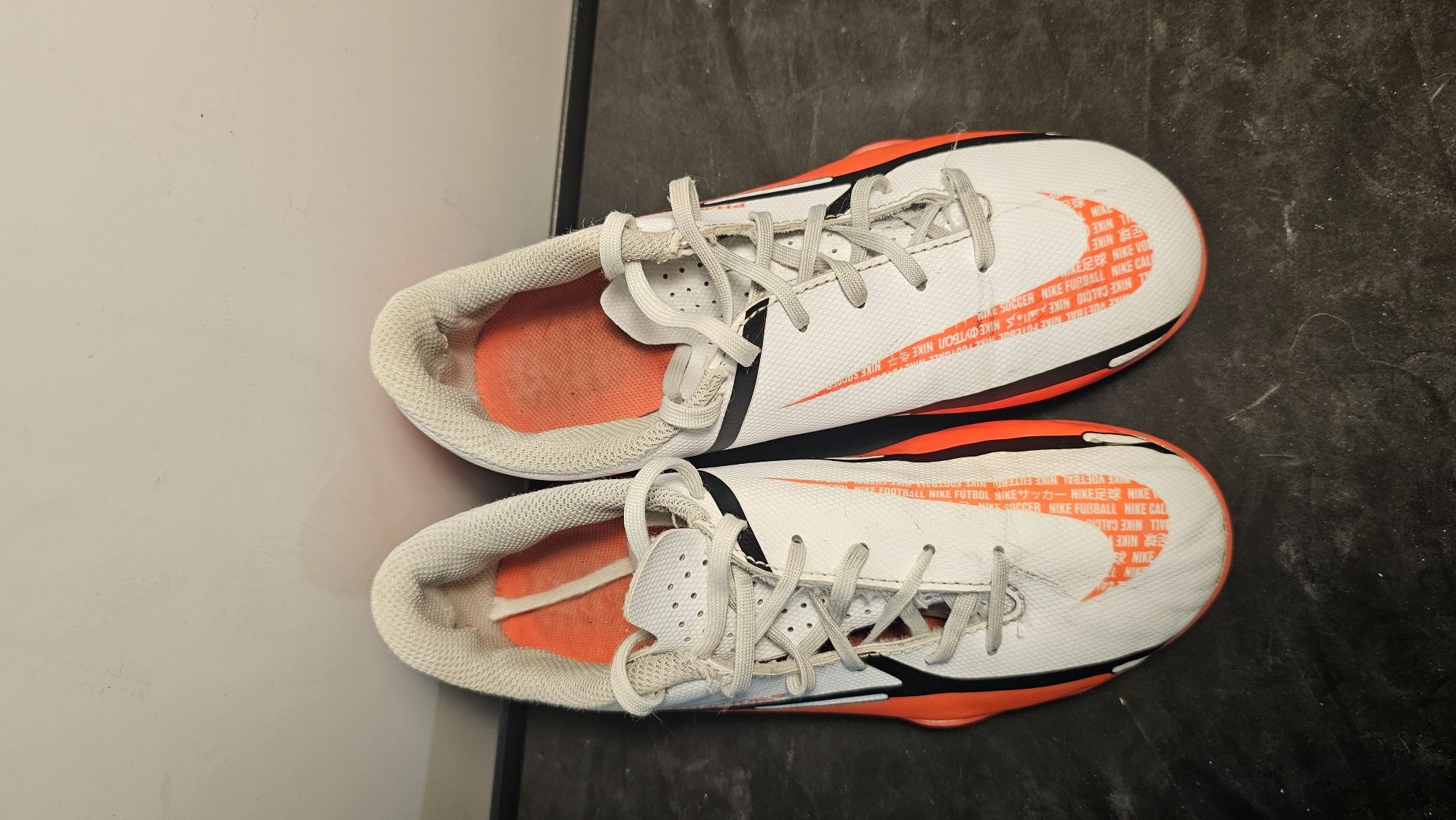 Buty piłkarskie korki Nike chłopięce rozmiar 33