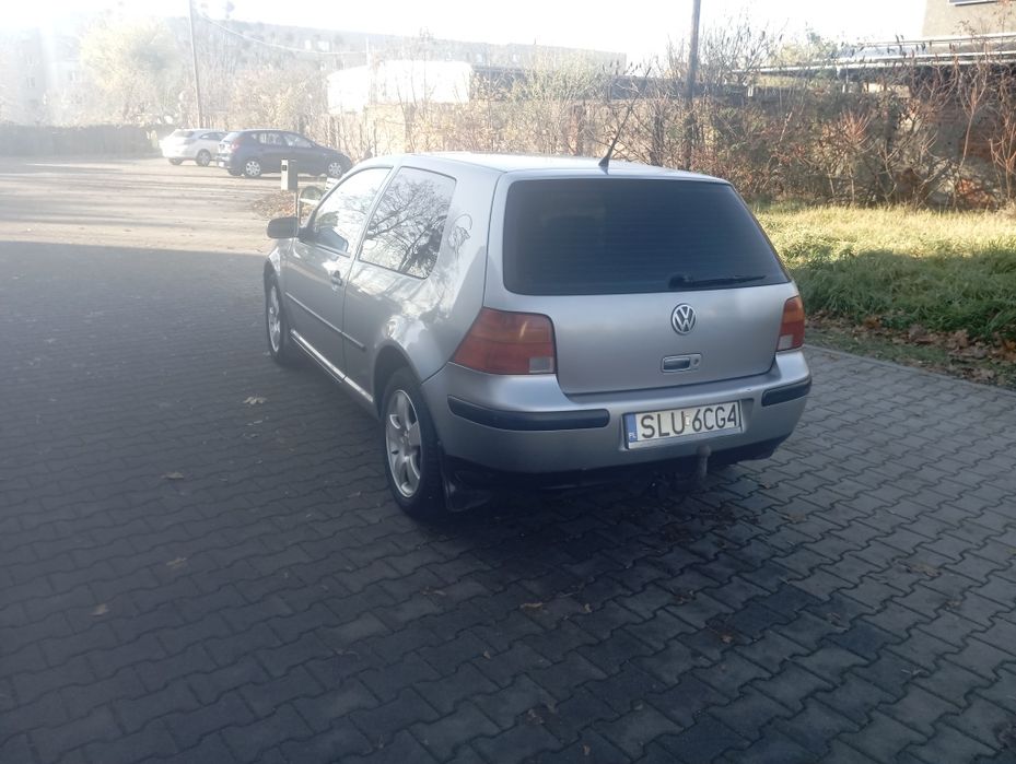 Sprzedam Golfa 4 1.9 90 koni pancerny