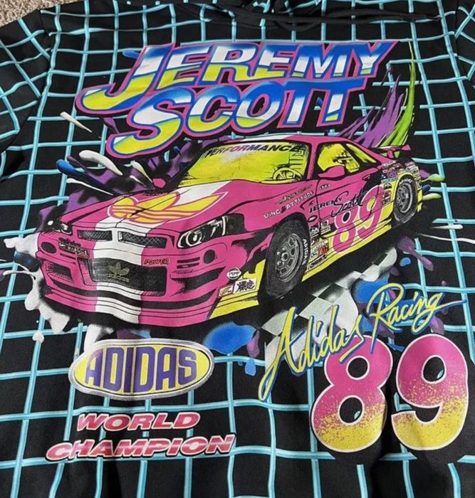 Sprzedam białą bluzę Adidas x Jeremy Scott w rozmiarze XL.