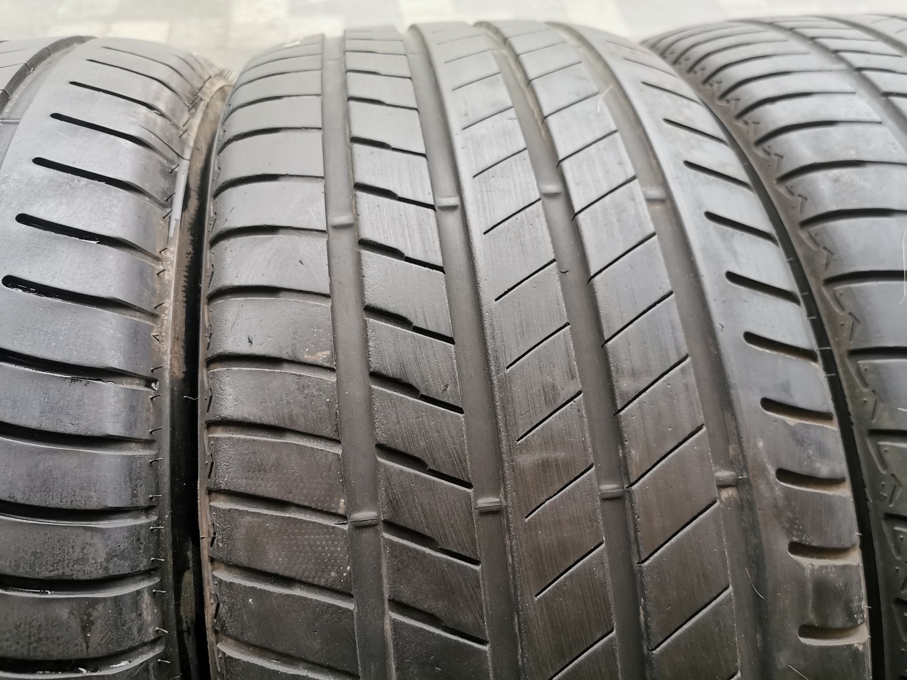 Летняя резина разноширокая 275/45 R20 305/40 R20 Bridgestone Runflat