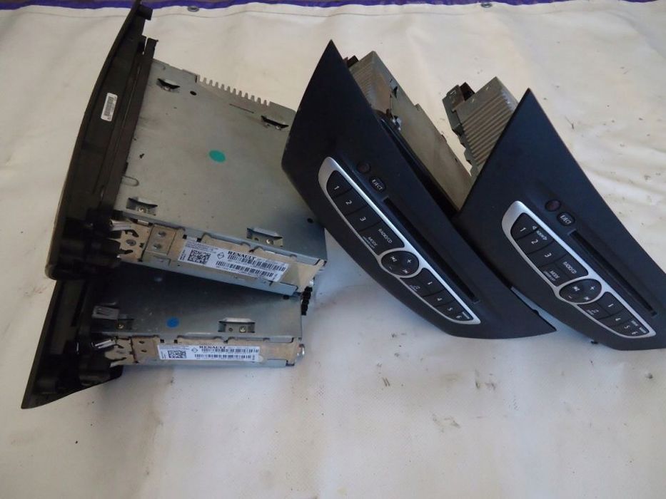 RADIO ODTWARZACZ CD RENAULT LAGUNA III 3 281150013