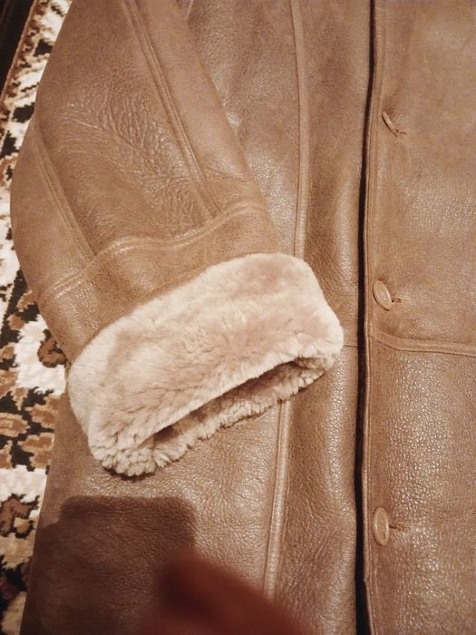 Продам мужскую натуральную дублёнку .