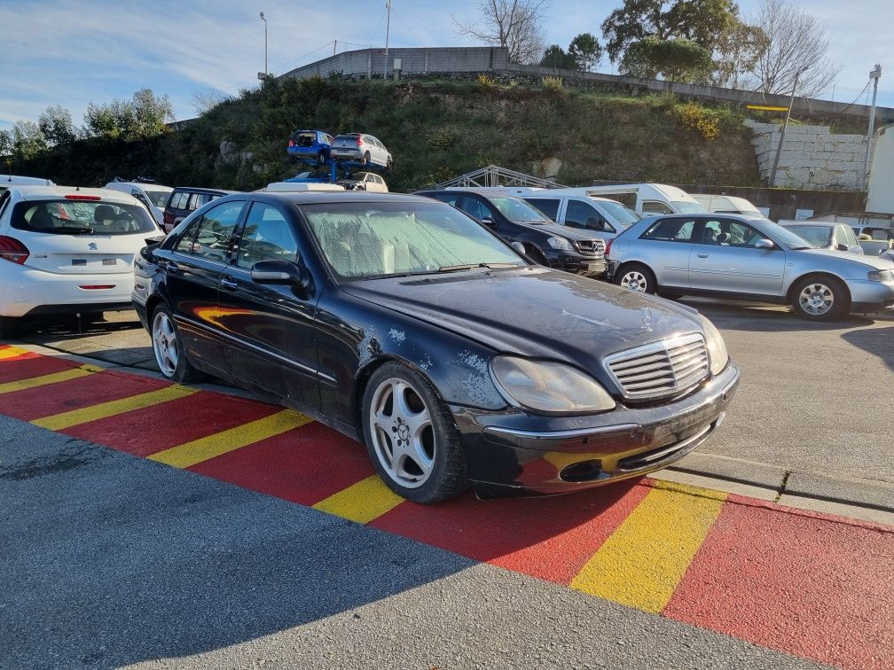 Mercedes-Benz W220 S 320 CDi de 2001 para peças