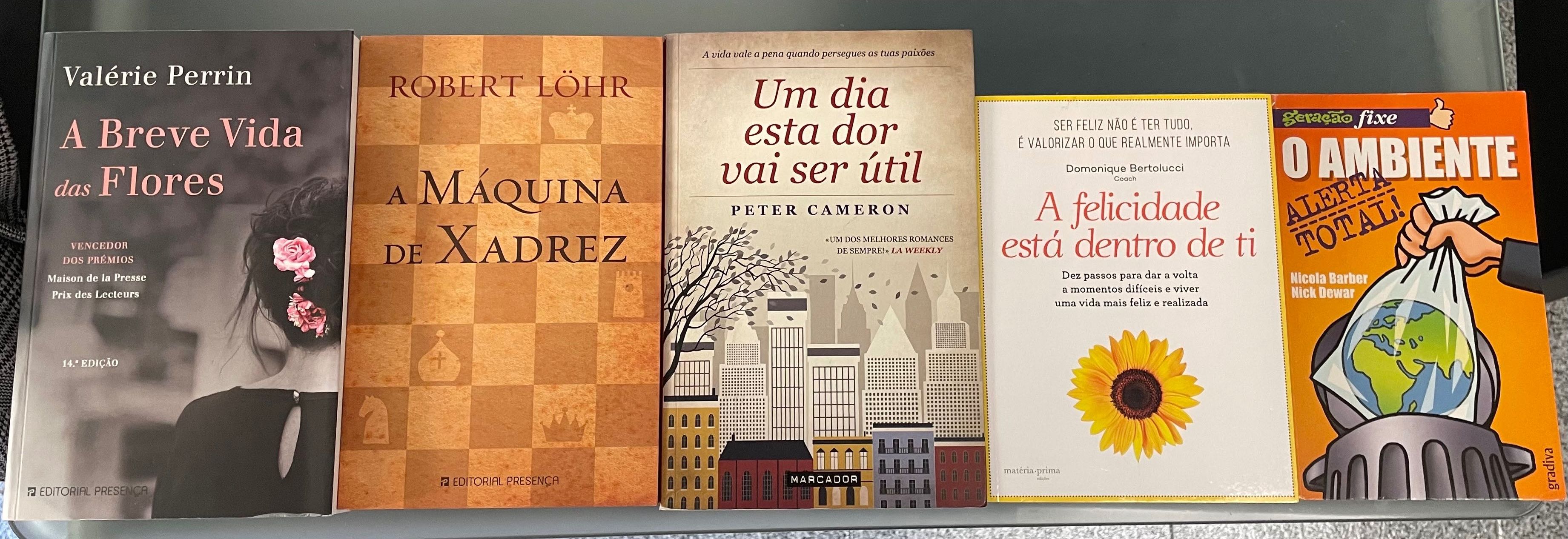 4 Livros jovem/adulto e 1 de Criança