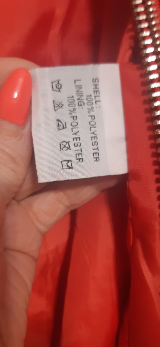 Kurtka czerwona na podszewce