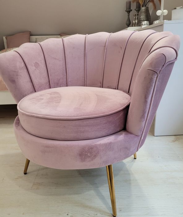 Fotel muszla różowy złote nogi welurowy velvet uszak glamour