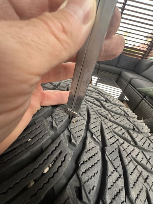 Opony zimowe Nokian 245/502/19 wr suv4 7mm 2021